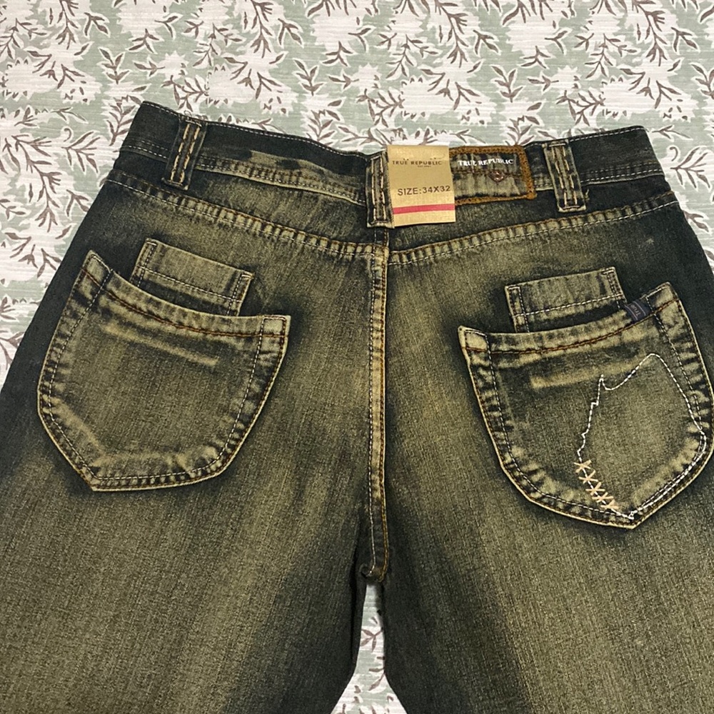 True republic man pants